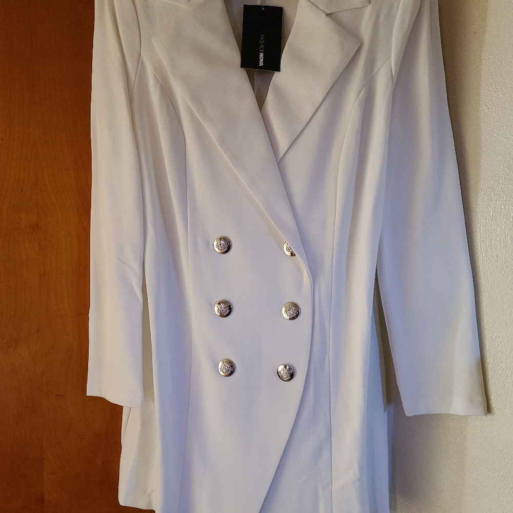 Clothing - Picture 2 of 5